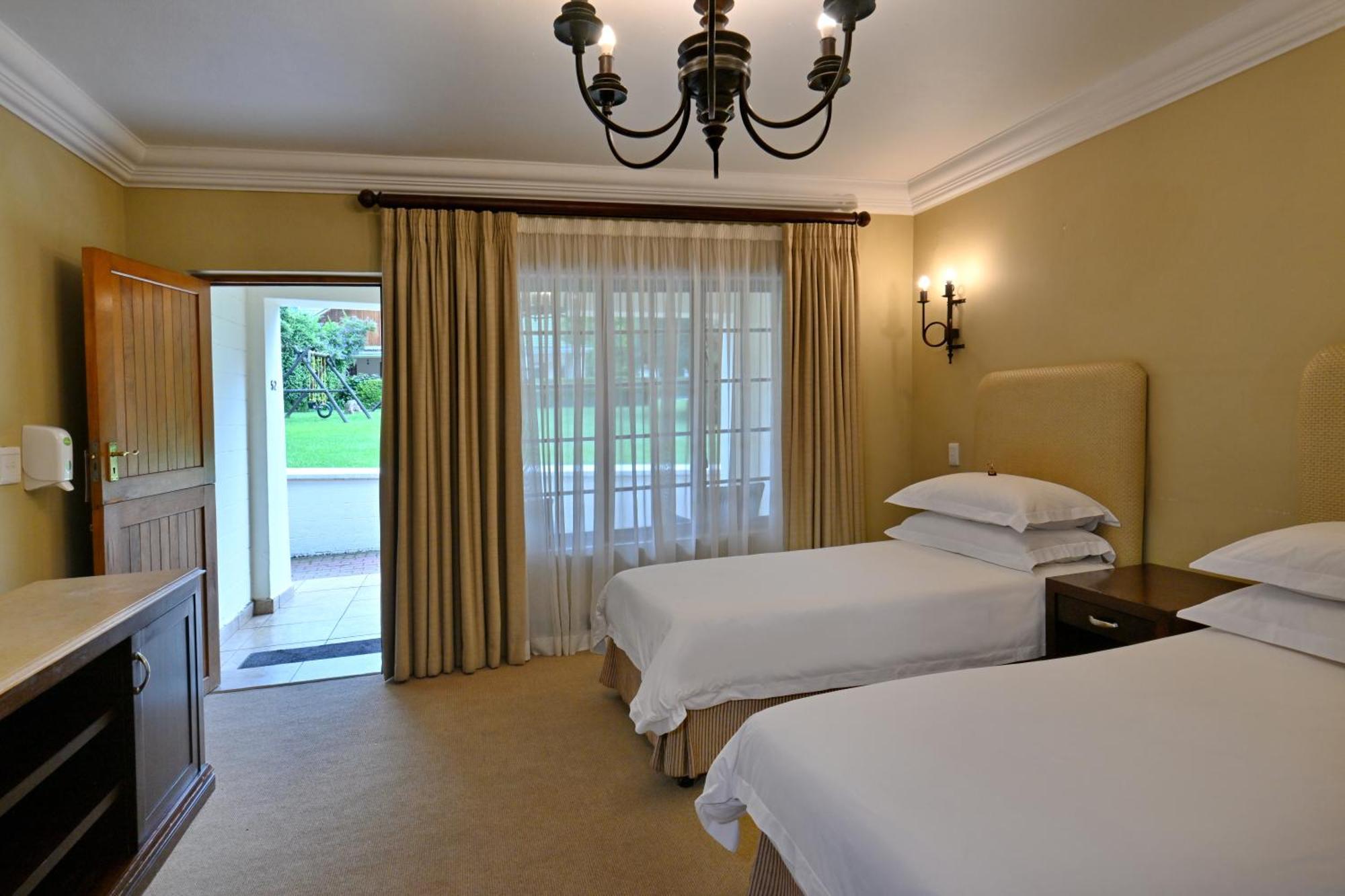 Champagne Castle Hotel Champagne Valley Room photo